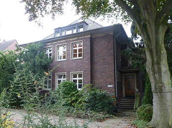 Dreifamilien­haus