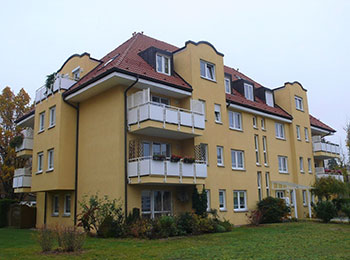 Mehrfamilien­haus